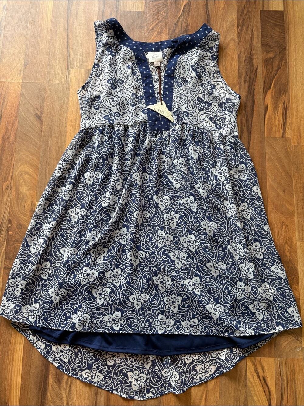 Knox Rose Navy & White Paisley V-Neck mini dress Size M NWT